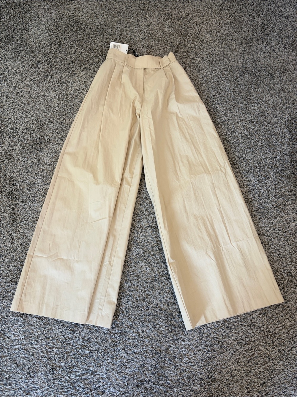 NWT Wide leg pleated front trouser